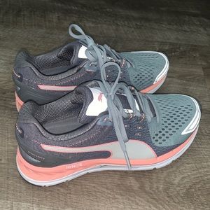 Puma gym shoes